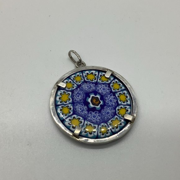 Venetian Glass Pendant - Picture 3 of 4